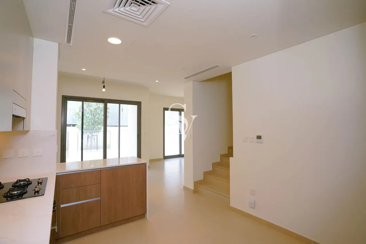 B2B | Close To Amenities | Vacant Oct | Greenery — photo 1