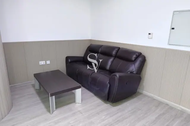 Furnished | Close to Metro | Upgraded unit — photo 5