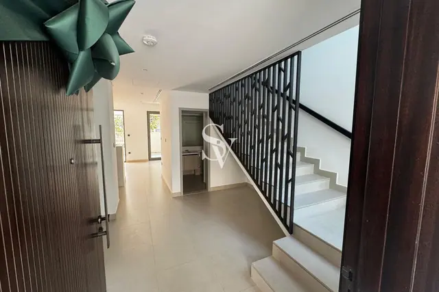 Single Row | Vacant | Near TO Pool And Park — photo 2
