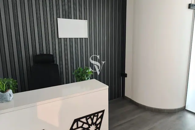Fully Furnished | Near Metro | Vacant — photo 2