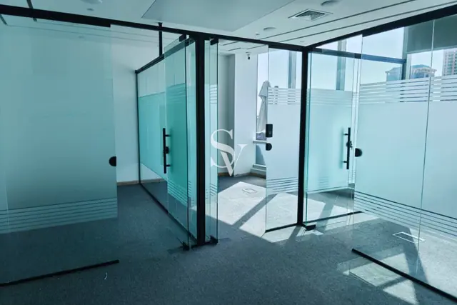 High Floor | Near Metro | UnFurnished — photo 3