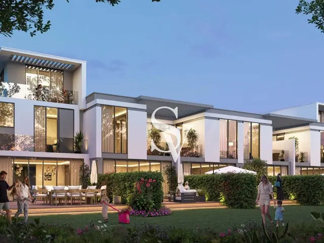 Distress Deal | Tropical Living | Prime Location