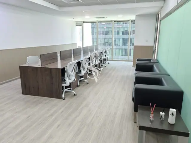 Furnished | Close to Metro | Upgraded unit