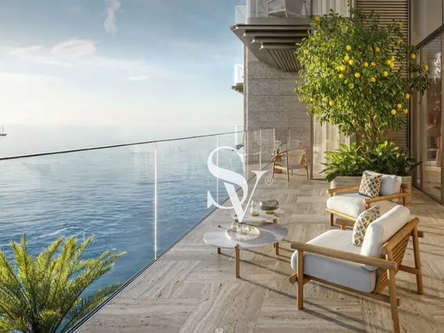 ULTRA LUXURY -WATERFRONT PENTHOUSE -PRIVATE BEACH