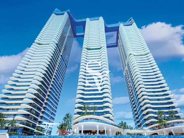 Private Pool | Distress | Furnished | Balcony