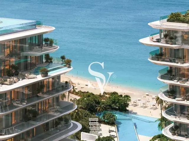 Resort Style l Beachfront Luxury l Prime Unit