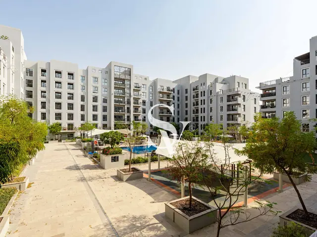READY TO MOVE | BEAUTIFUL POOL VIEW | SPACIOUS 3BR