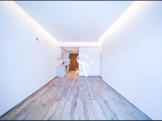 High Floor | Canal View | Spacious Studio