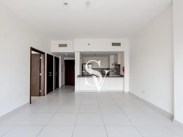 Vacant |Low Floor|Laundry|Spacious|Walk-In Closet