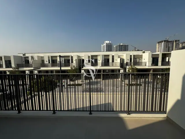 Single Row | Vacant | Near TO Pool And Park