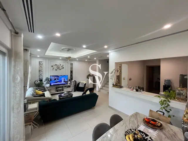 ELEGANT 3 BR | SINGLE ROW | FURNISHED/UNFURNISHED