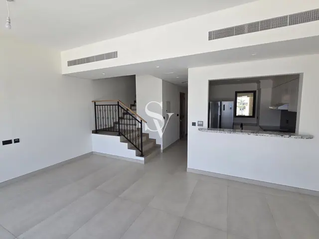 Single Row | Ready To Move | Prime Location