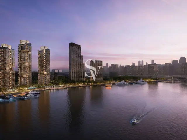 Luxury Waterfront Living | Sophisticated 1BR | d3
