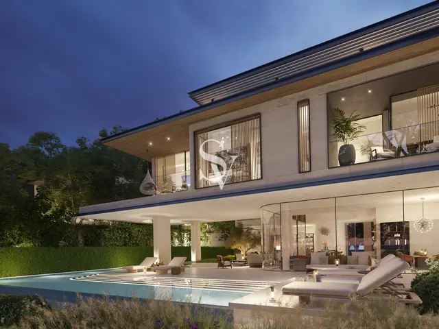 Area Expert | Stunning Lagoon View | Corner