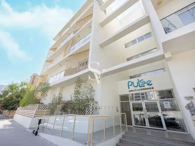 PRIME LOCATION | BOUTIQUE RISE | OPEN TO OFFERS