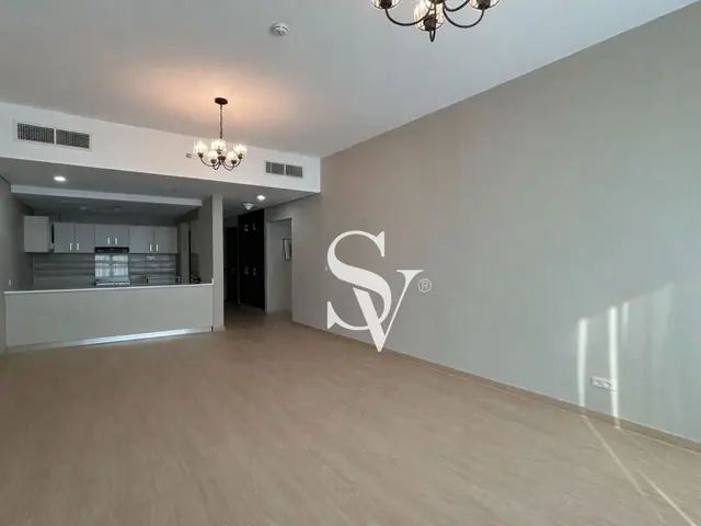 Genuine Resale | Ready | Semi-Closed Kitchen